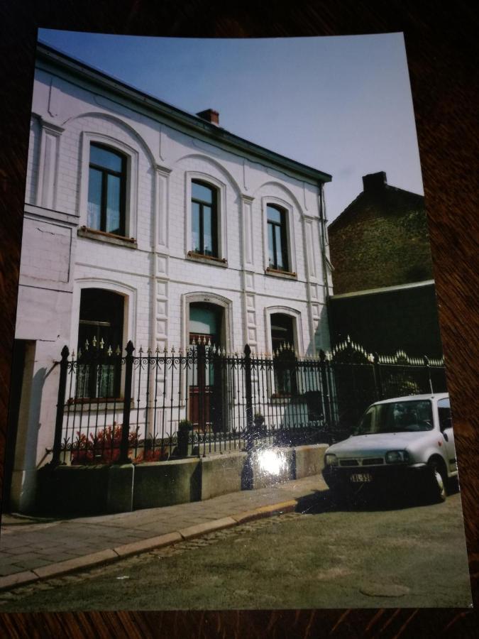B And B Comme Chez Soi La Hestre Exterior foto