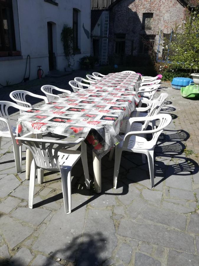 B And B Comme Chez Soi La Hestre Exterior foto